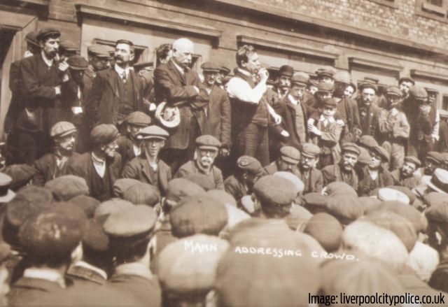 Tom Mann addresses workers Liverpool 1911 